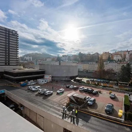 Promenade View Apartment *